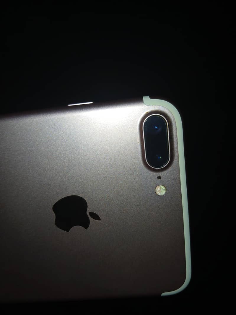 Apple iPhone 7 Plus 13