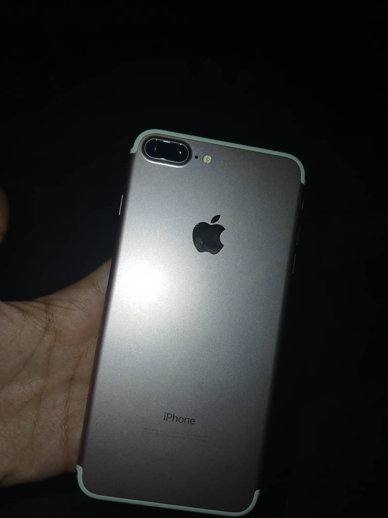Apple iPhone 7 Plus 14