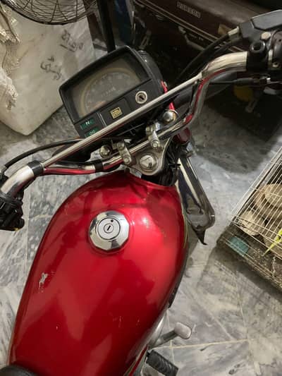bike bilkil saaf hai videos available