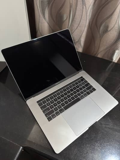 Mac Book 2017 Pro Best For Editing And Work