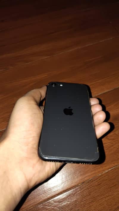 Apple iPhone SE