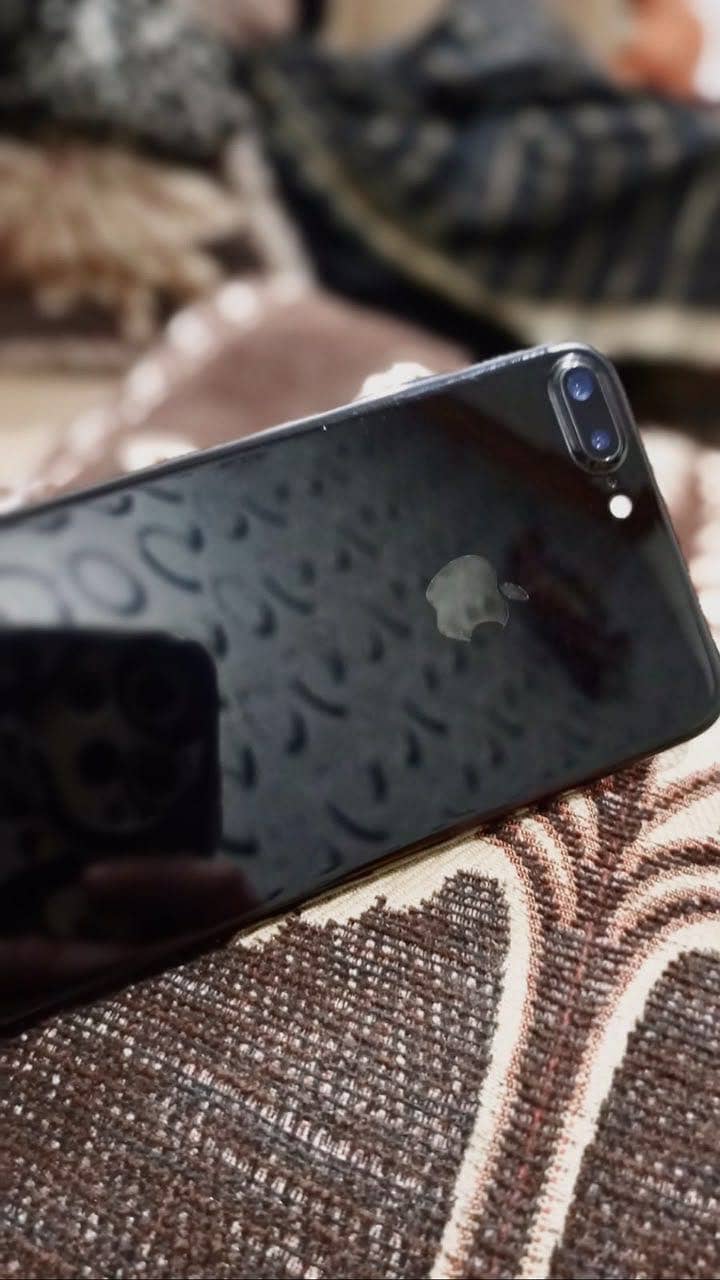 Apple iPhone 7 Plus 0