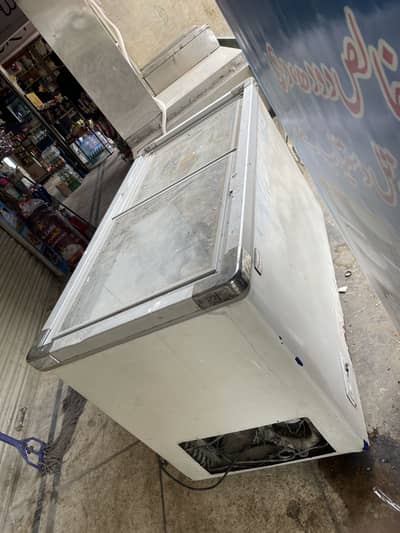 Ice cream freezer