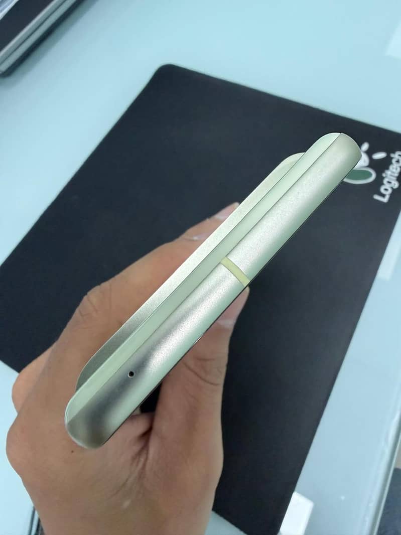 Google Pixel 7 4