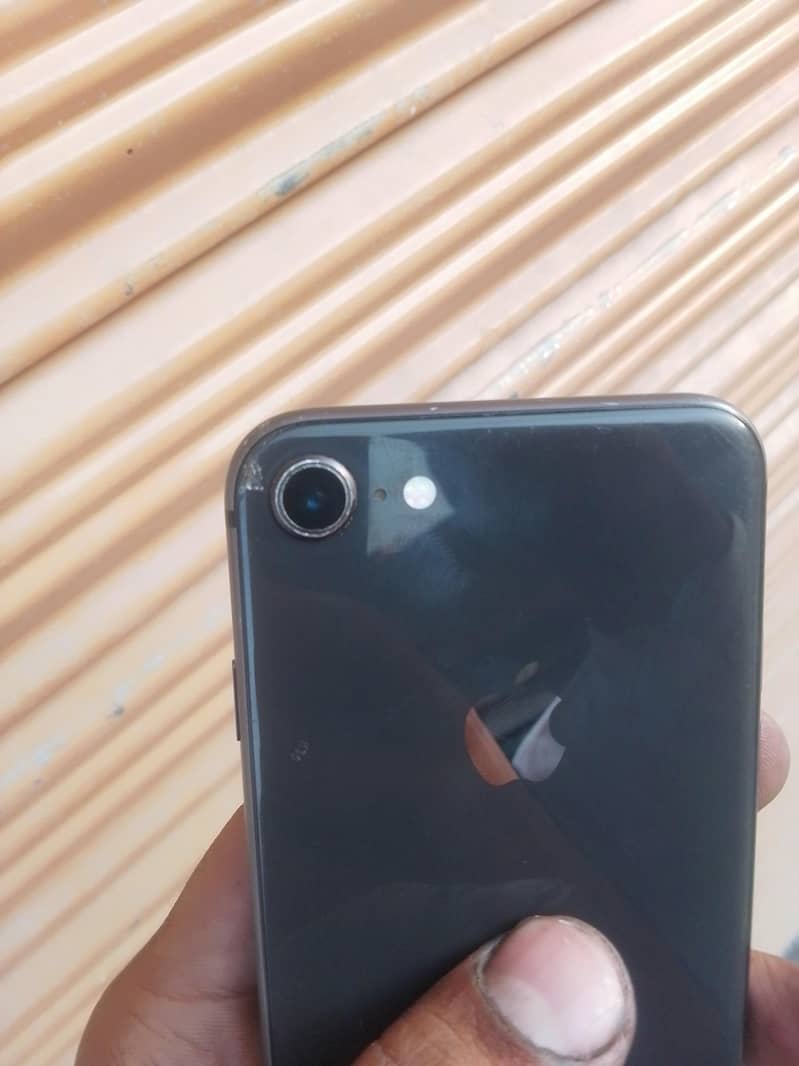 Apple iPhone 8 3