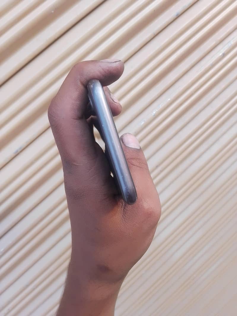 Apple iPhone 8 4