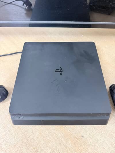 PlayStation 4 (500GB) with 2 controller  ( Scratch less )