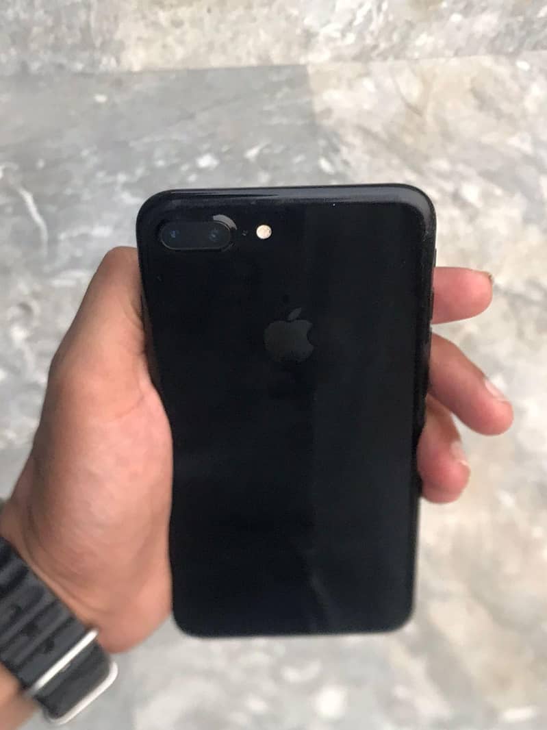 Apple iPhone 7 Plus 1