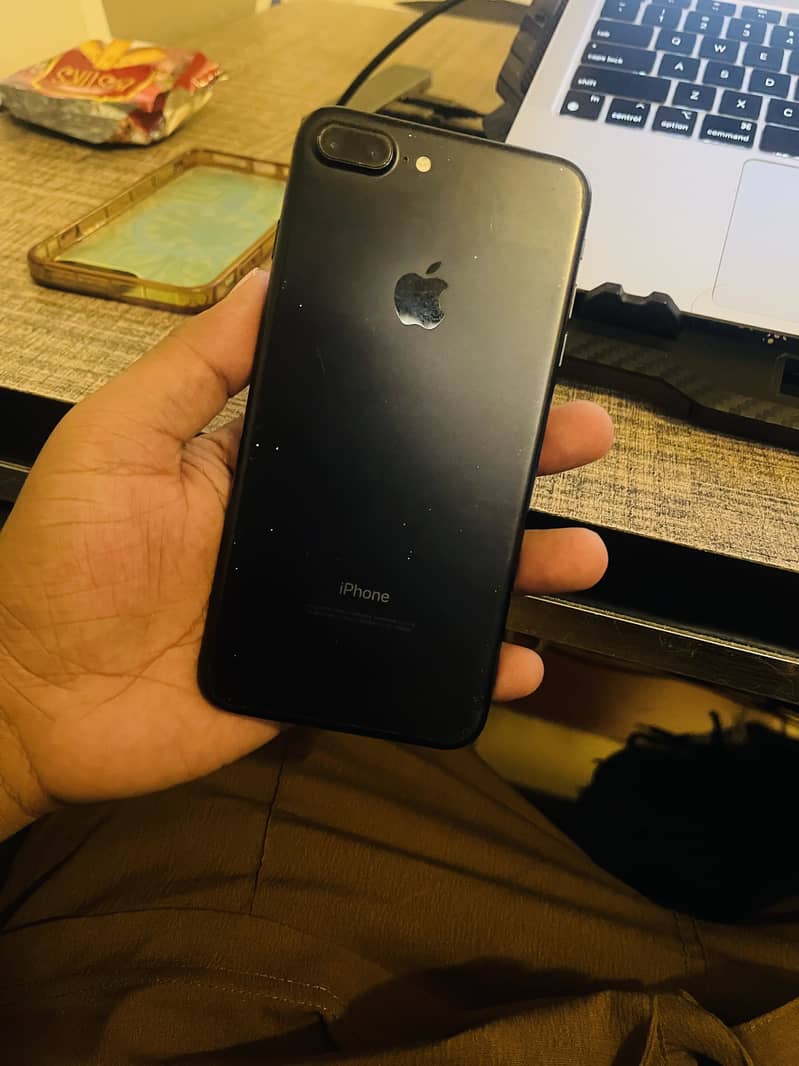 Apple iPhone 7 Plus 6