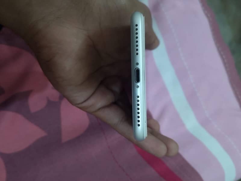 Apple iPhone 7 Plus 3