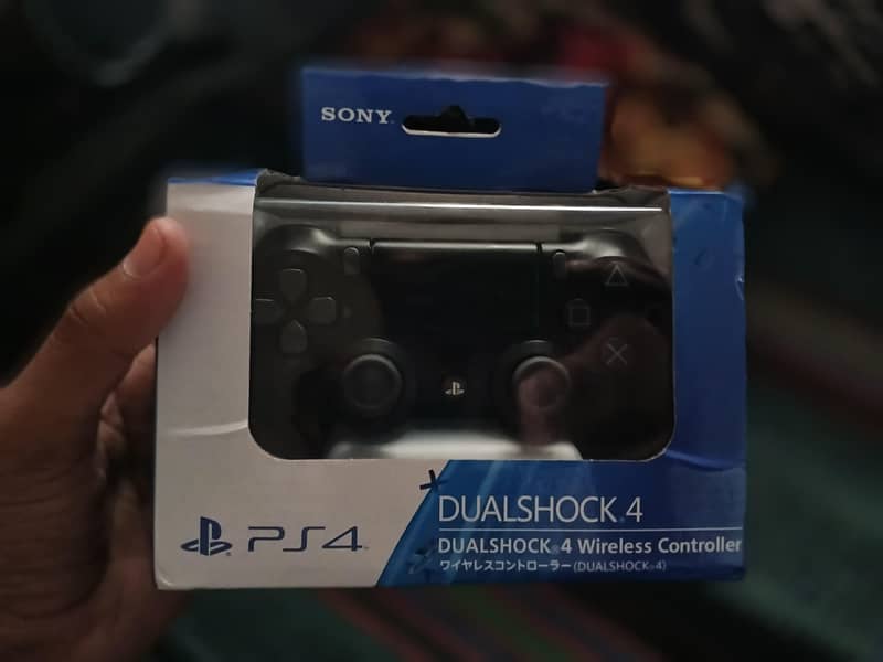 PS4 DUALSHOCK 4 controller  wireless controller 0
