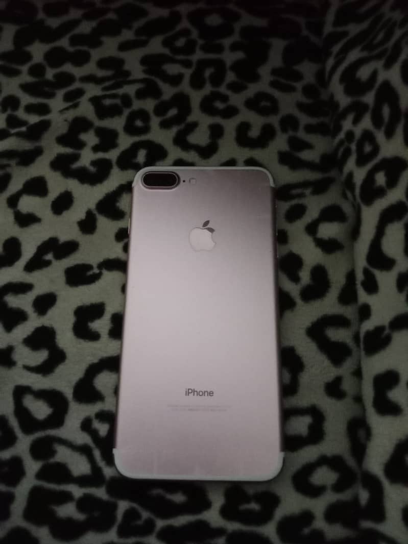 Apple iPhone 7 Plus 1