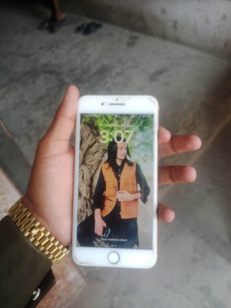 Apple iPhone 8 Plus 2