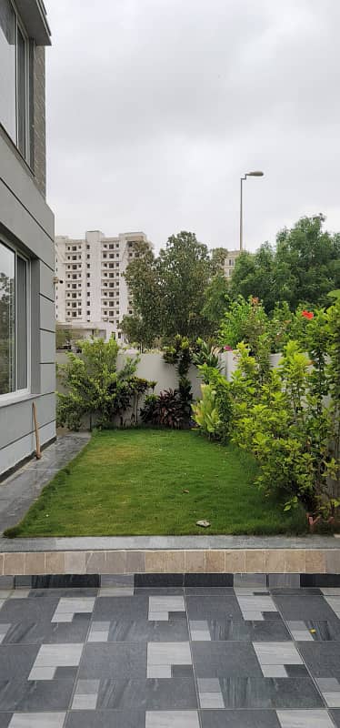 500 Square Yards Brand New Villa with Basement 05 Bedrooms Precinct 04 for Sale Bahria Town Karachi