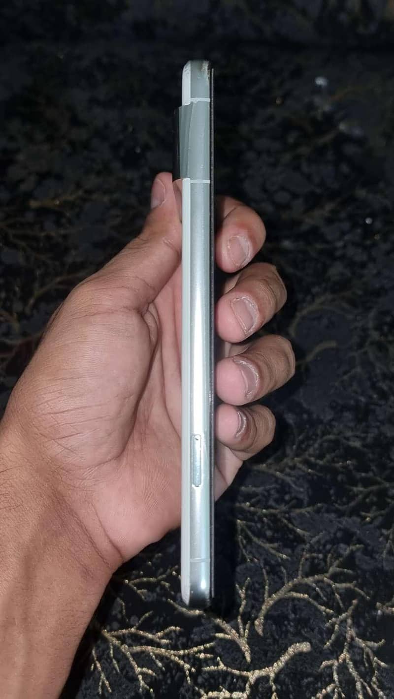 Google Pixel 8 Pro 2