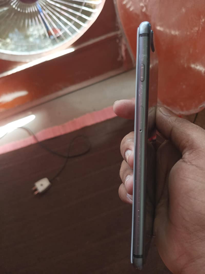 Apple iPhone 8 Plus 2