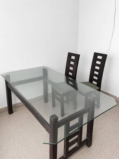 A dining table for sale in lahore