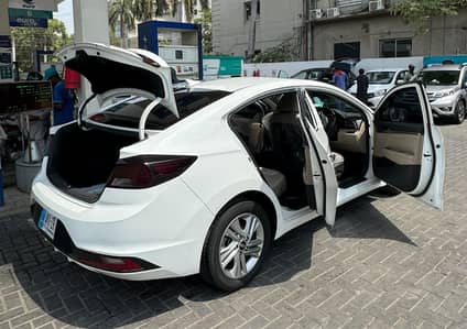 Hyundai Elantra 2021