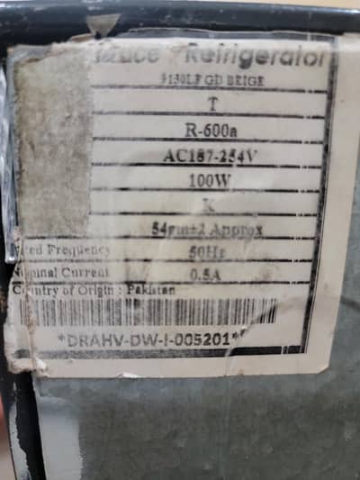 Dawlance fridge for sale home used just like a new ten by ten conditio