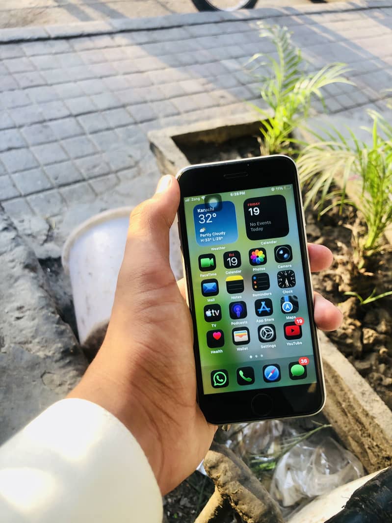 Apple iPhone SE 5