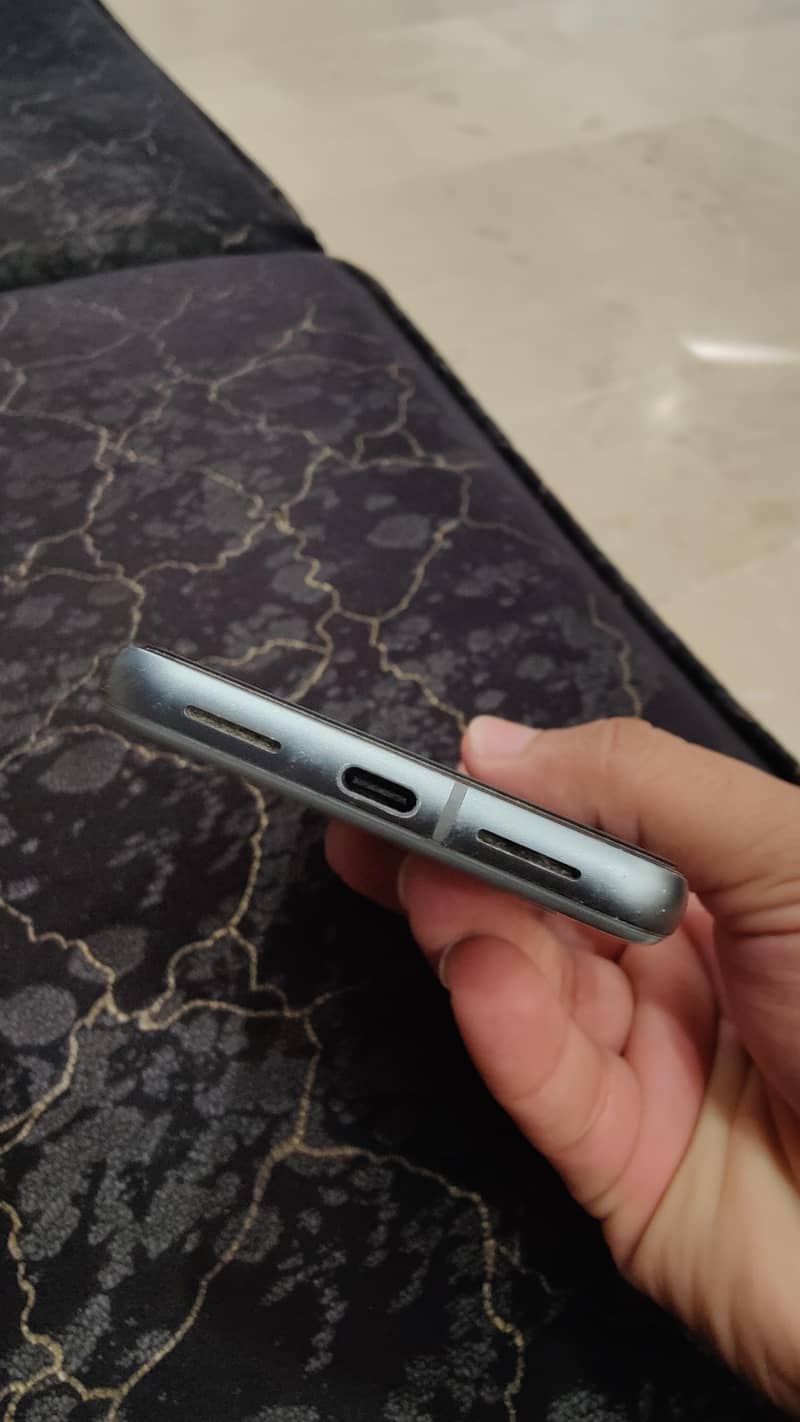 Google Pixel 8 - Immaculate Condition 3