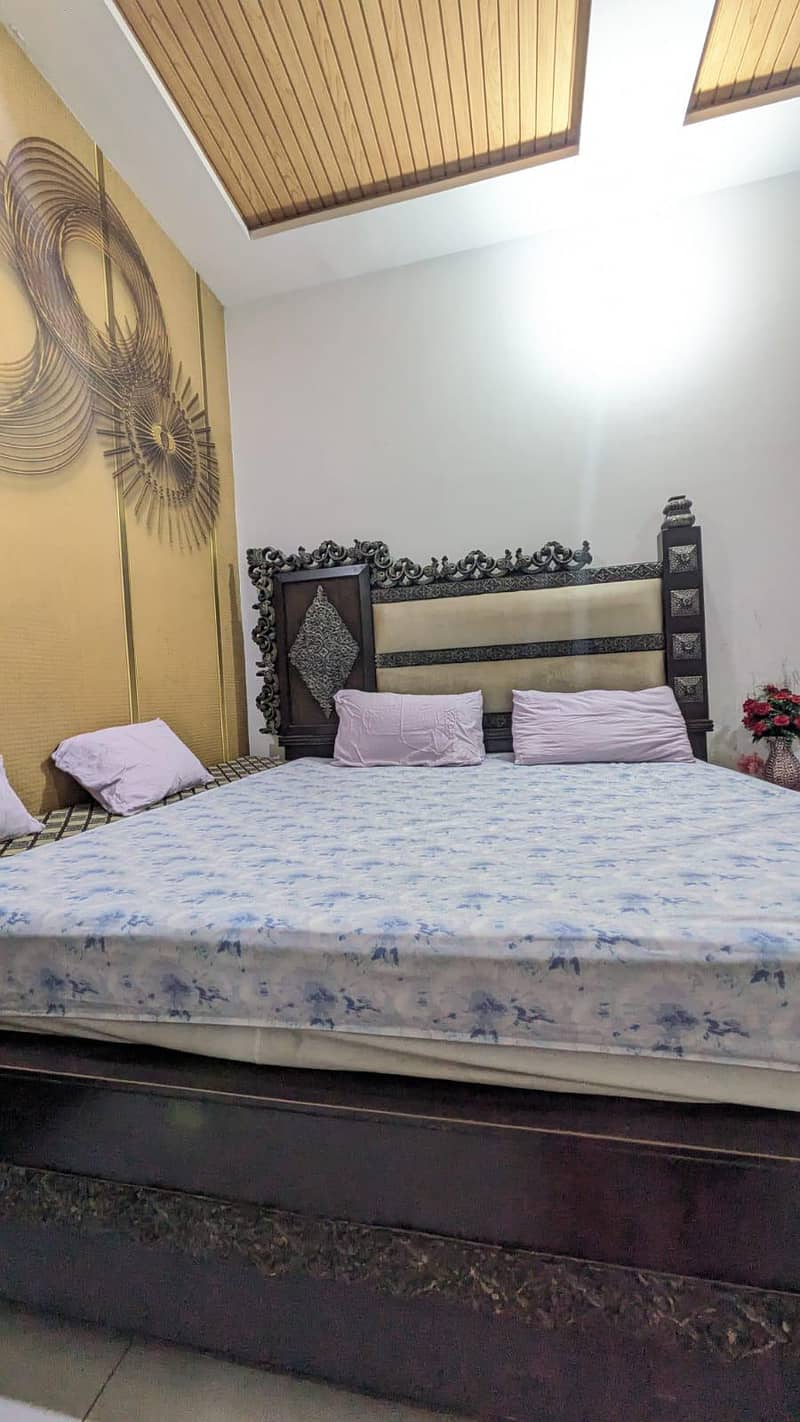 Branded bed set 4