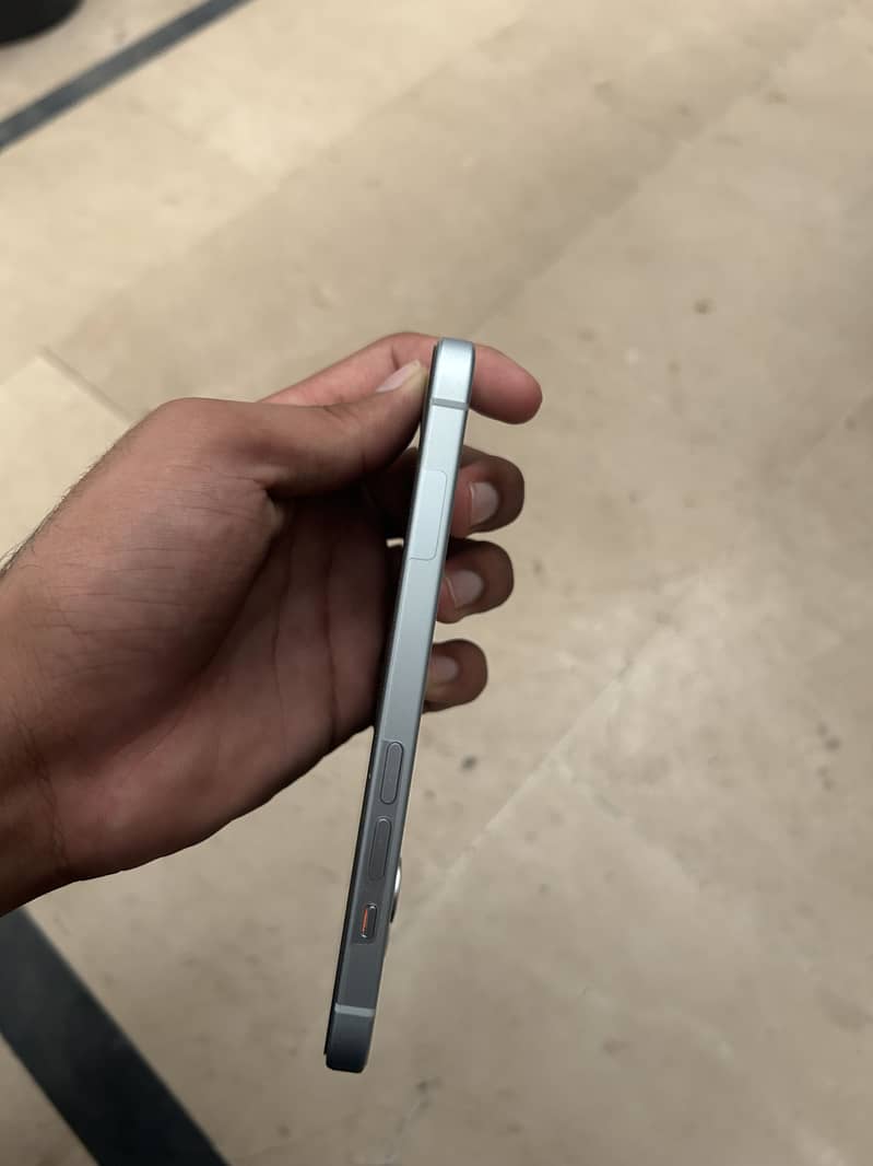 Apple iPhone 15 2