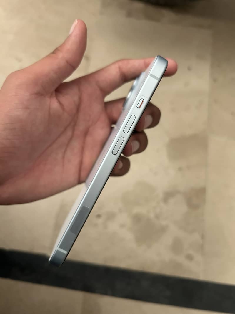 Apple iPhone 15 3