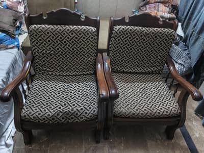 Sofa Set Old Style With Cunsions For Sale