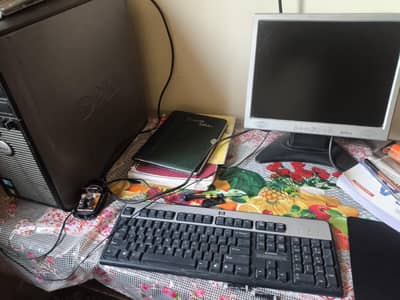 Dell Tower pc with monitor and keyboard
