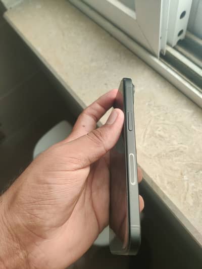 Iphone 15  - 4 Month Sim time - 98 BH- 67 cycle 10/10 NON PTA