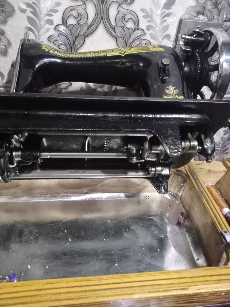 sewing machine 5