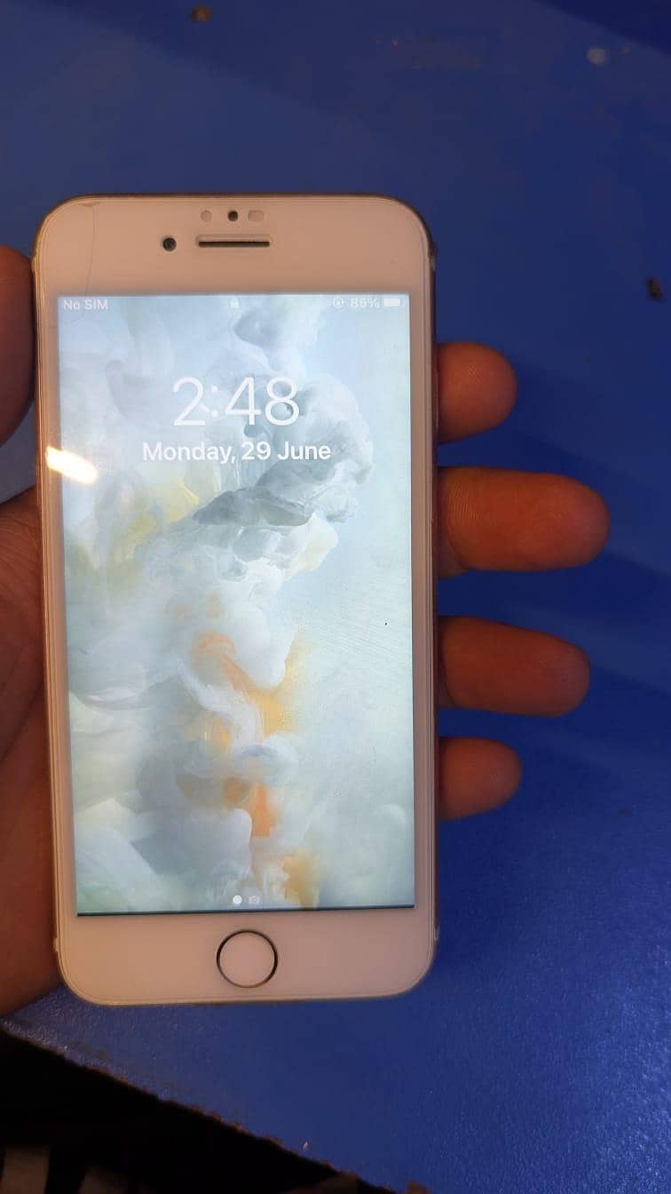 Apple iPhone 7 1