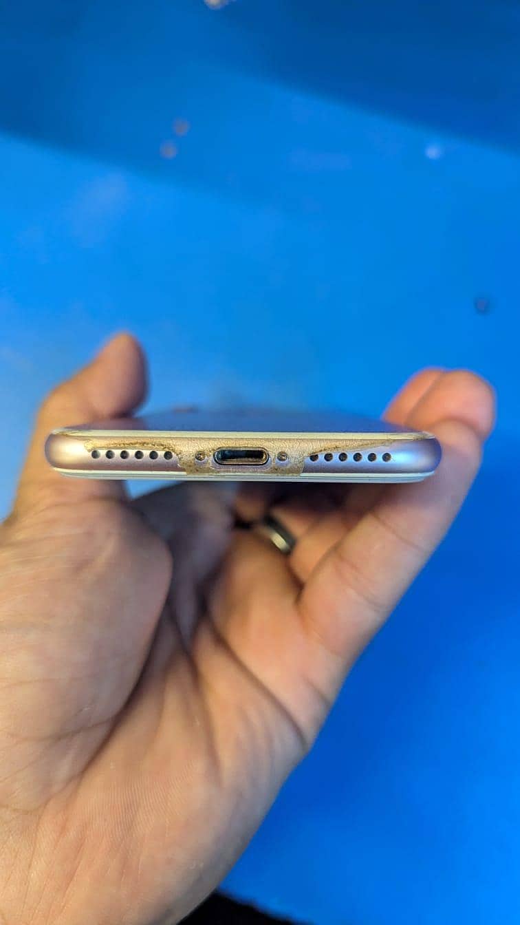 Apple iPhone 7 4