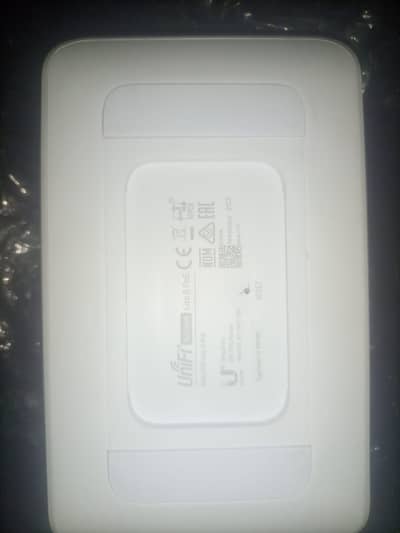 Unifi 8 Port POE Switch