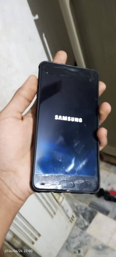 Apple iPhone 8 Plus And Samsung c9 pro