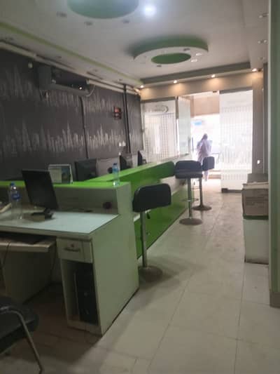 300 sq feet shop for rent in block 13d