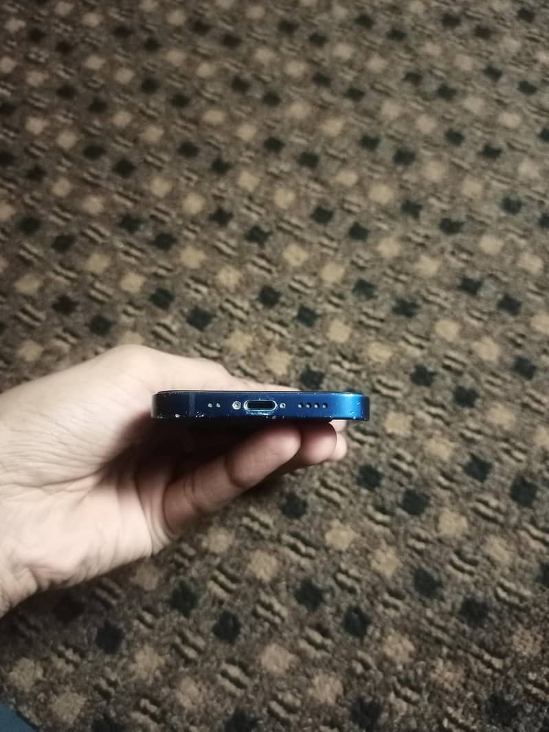 Apple iPhone 12 mini 4