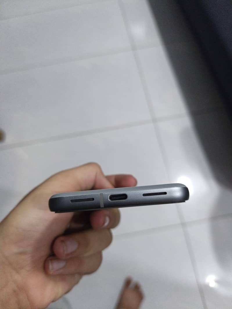 Google Pixel 8 5