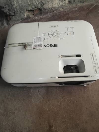 Epson Multimedia Projector – Bright Display, Good Working Condition