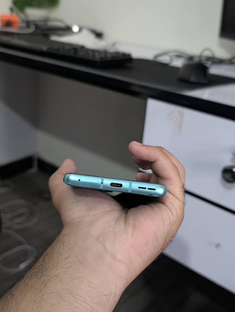 One Plus 8 Pro 6