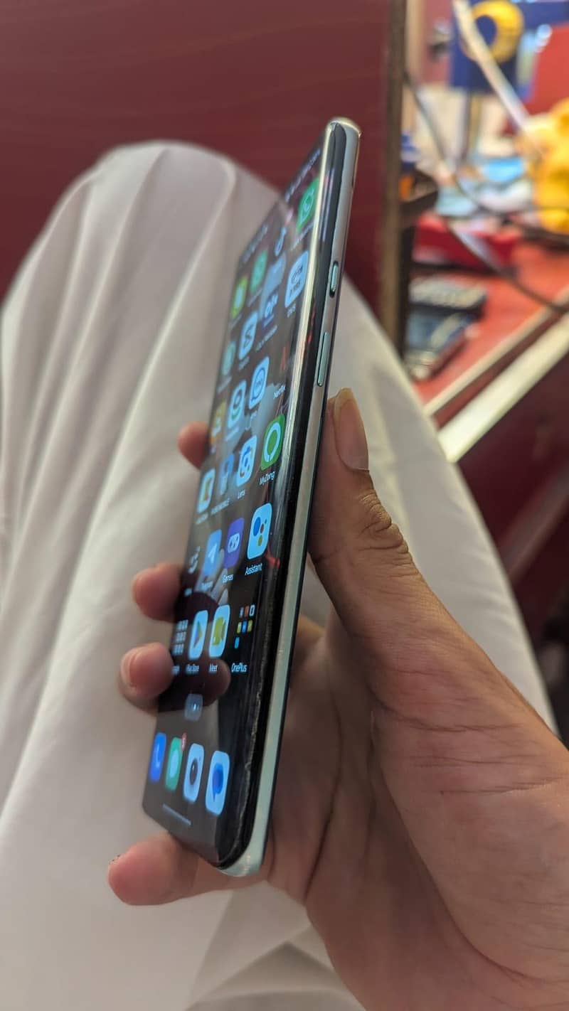 one plus 8 pro 4