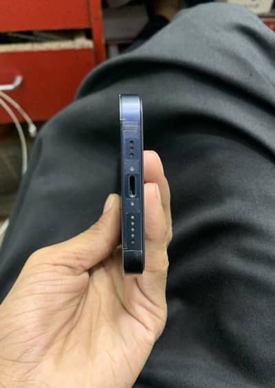 (Iphone13) 10 month warranty