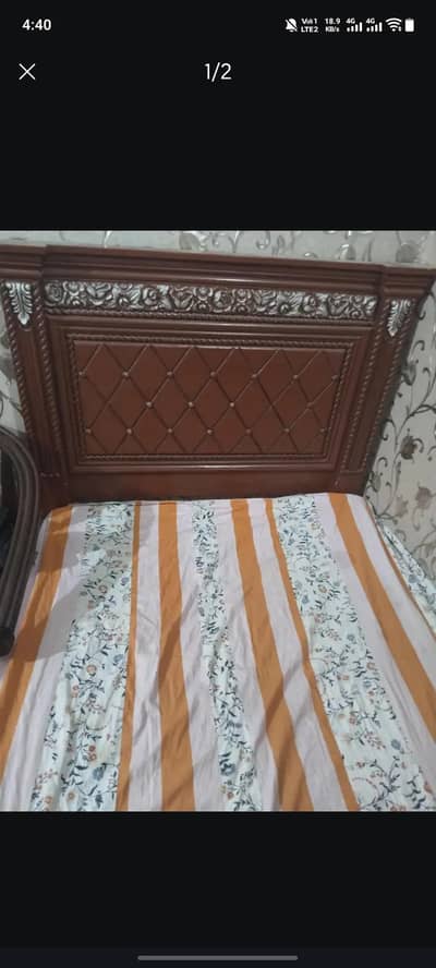 single bed with chínioti work