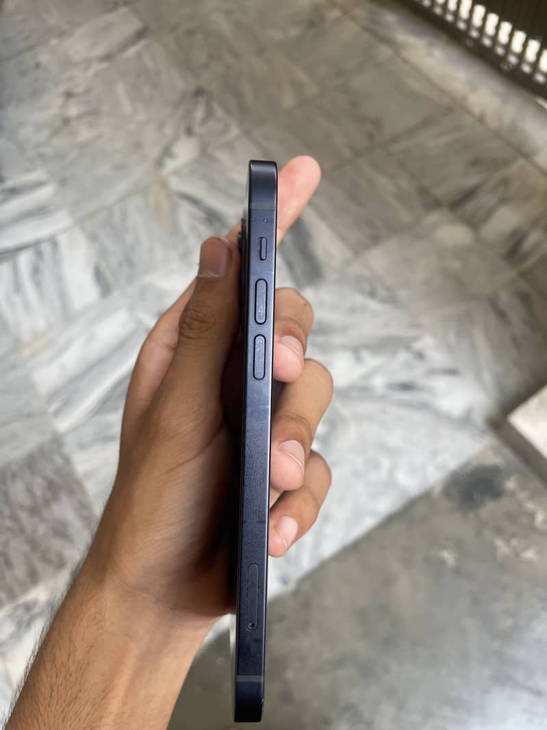 Apple iPhone 12 5