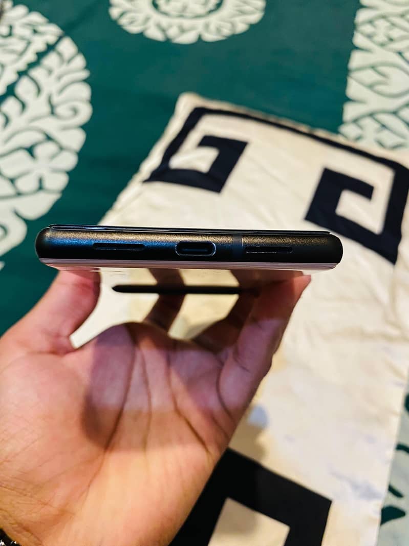 Google Pixel 6 4