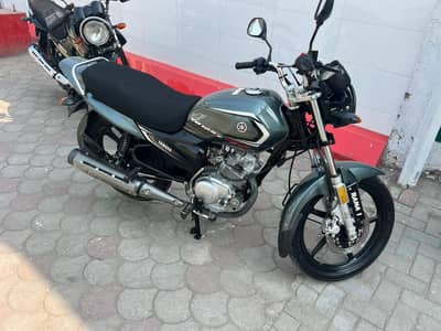 Yamaha dxz 2024 model used 4100km 10/10 bike exchange