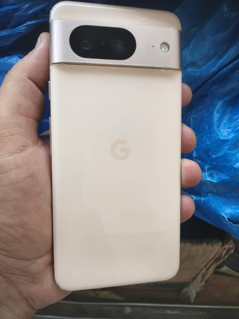 Google Pixel 8 4