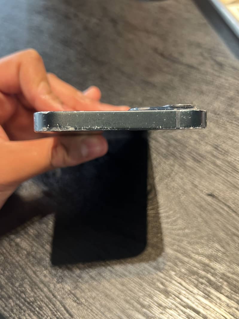 Apple iPhone 13 3