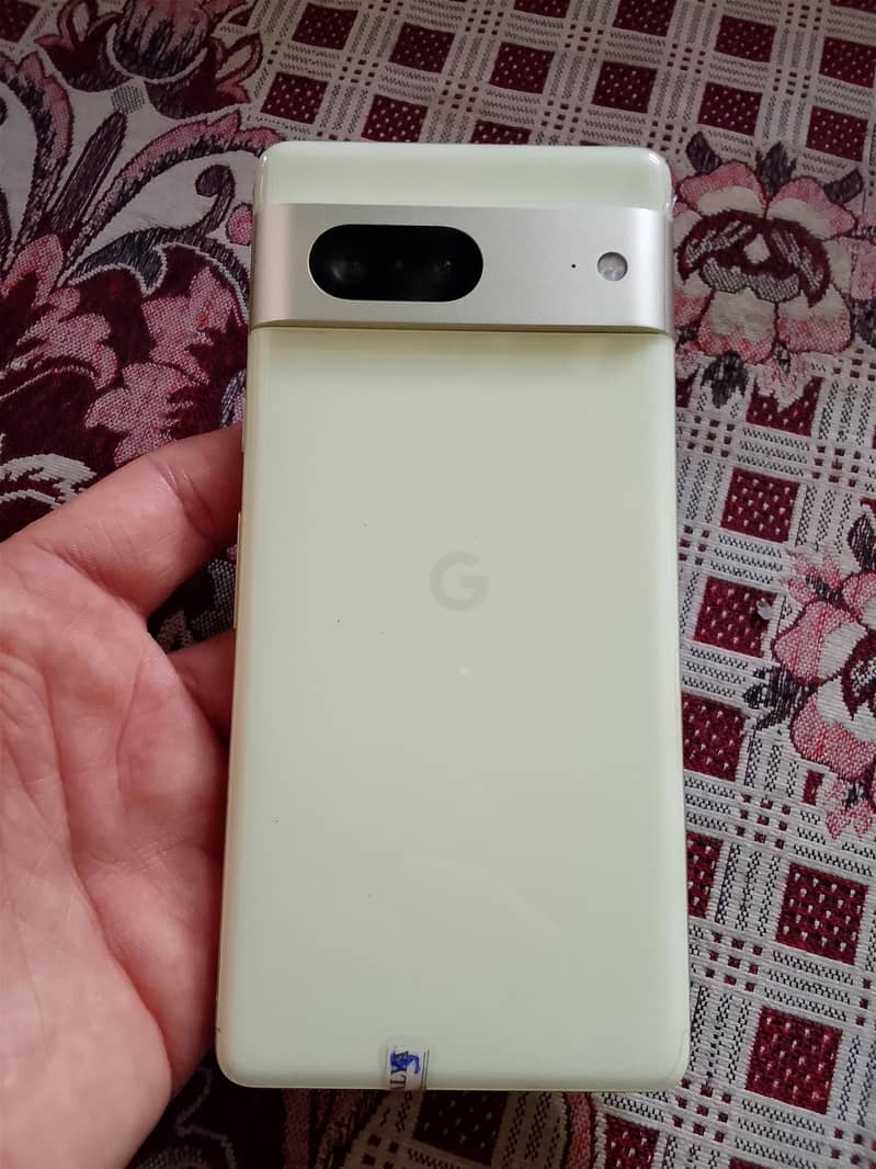 Google Pixel 7 4